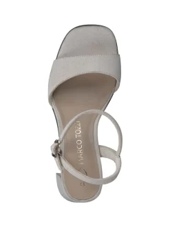 Sandaletten in Creme