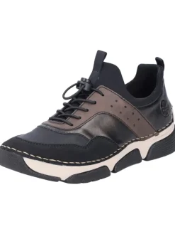 Schnürschuh in schwarz