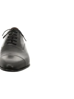 Schnürschuh in schwarz