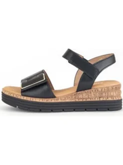 Schnürschuh in schwarz