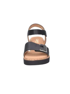 Schnürschuh in schwarz