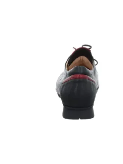 Schnürschuh in schwarz