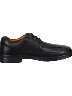 Schnürschuhe in schwarz