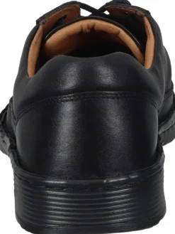 Schnürschuhe in schwarz