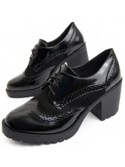 Schnürschuhe Medel in Schwarz