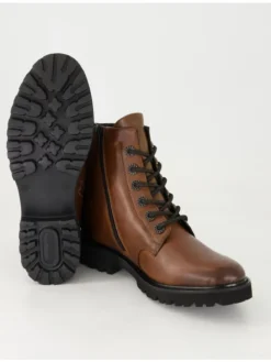 Schnürstiefeletten in Braun