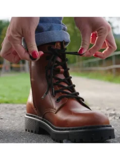 Schnürstiefeletten in cognac