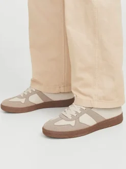 Sneakers in Beige/ Creme