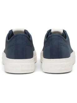 Sneakers in Dunkelblau