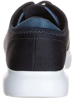 Sneakers in Dunkelblau