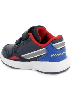 Sneakers in Dunkelblau