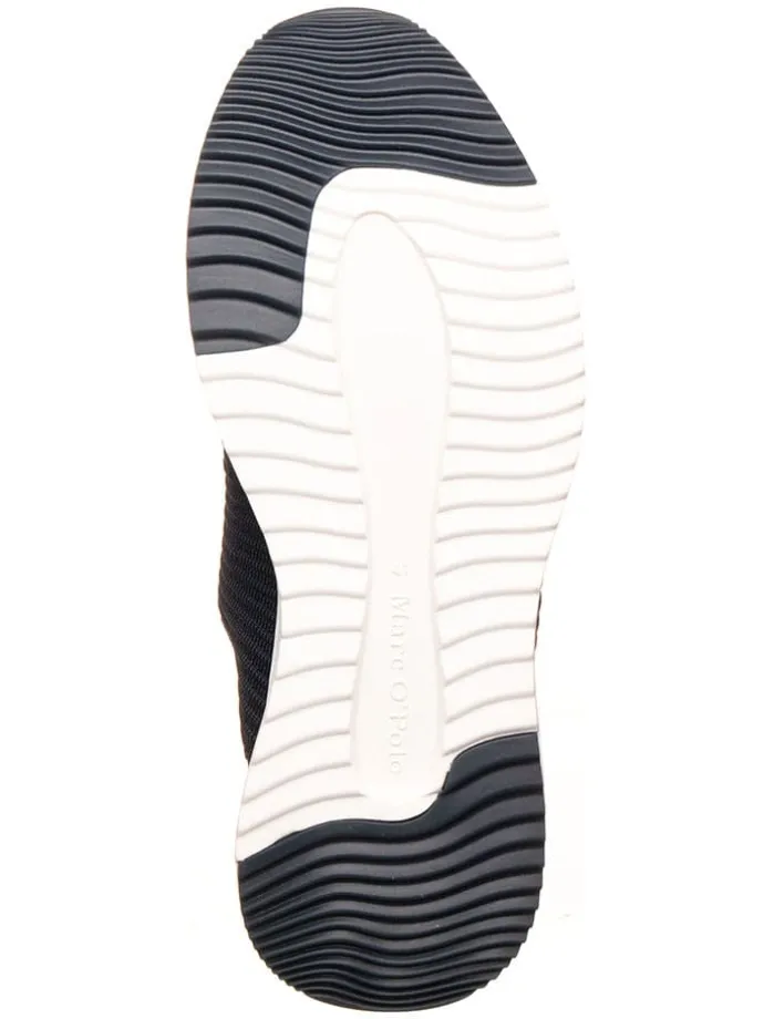 Sneakers in Dunkelblau