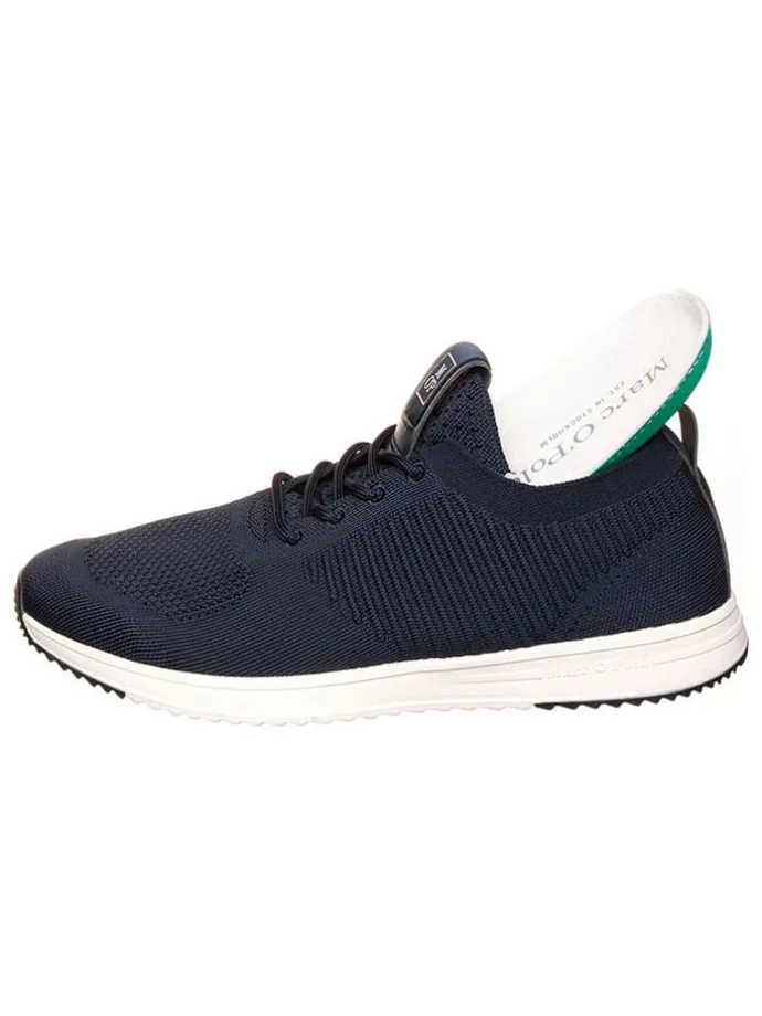 Sneakers in Dunkelblau