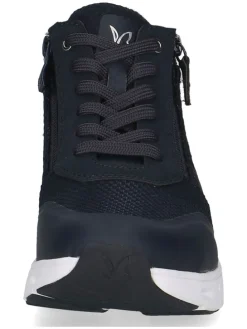 Sneakers in Dunkelblau