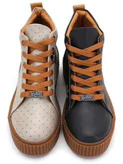 Sneakers in Dunkelblau/ Creme