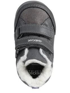 Sneakers in Dunkelgrau