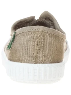 Sneakers in Hellbraun