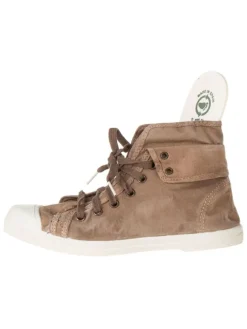 Sneakers in Hellbraun