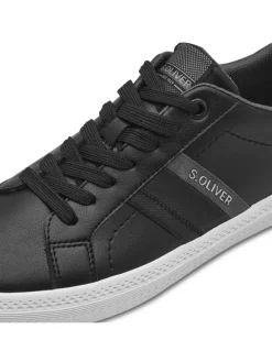 Sneakers in Schwarz