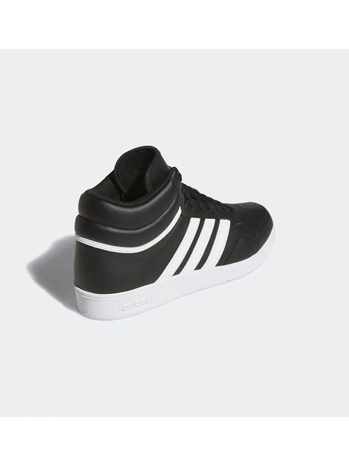Sneakers in Schwarz