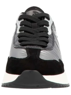 Sneakers in Schwarz/ Silber
