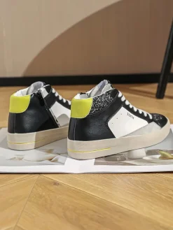 Sneakers in Schwarz/ Weiß/ Grau