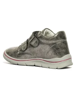 Sneakers in Silber