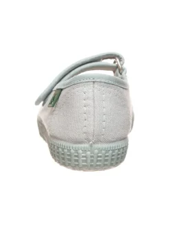 Spangenballerinas in Hellblau