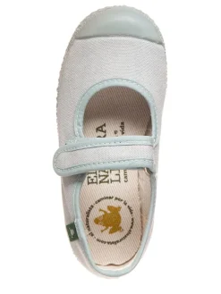 Spangenballerinas in Hellblau