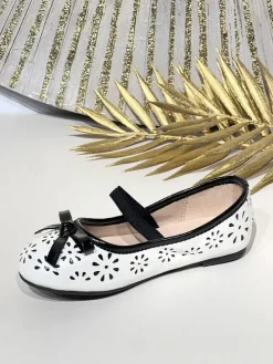 Spangenballerinas in Schwarz