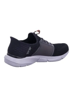 Sportliche Slipper in Schwarz