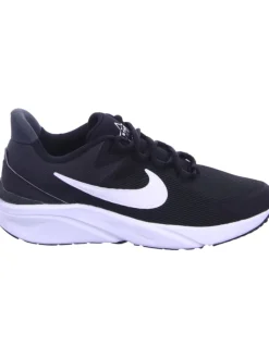 Sportschuhe für Jungen in natur