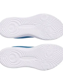 Sportschuhe in Hellblau