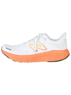 Sportschuhe in Weiß