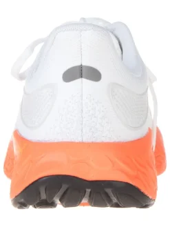 Sportschuhe in Weiß