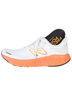 Sportschuhe in Weiß