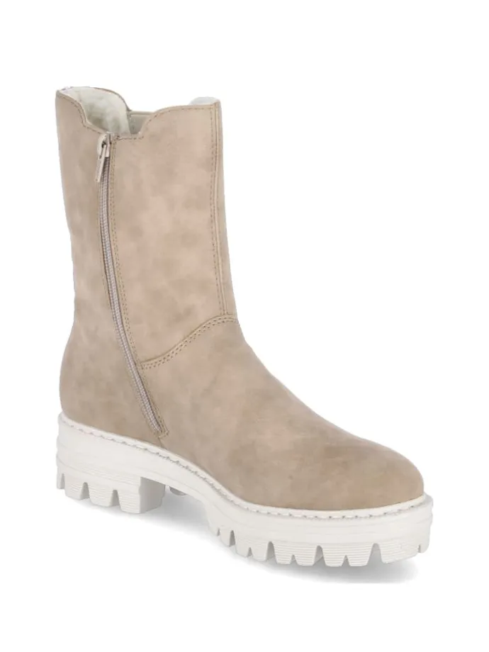 Stiefel in porzellan