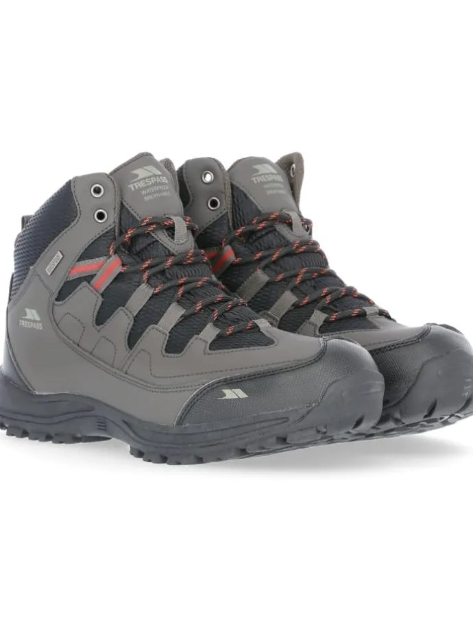 Wanderschuh in Braun