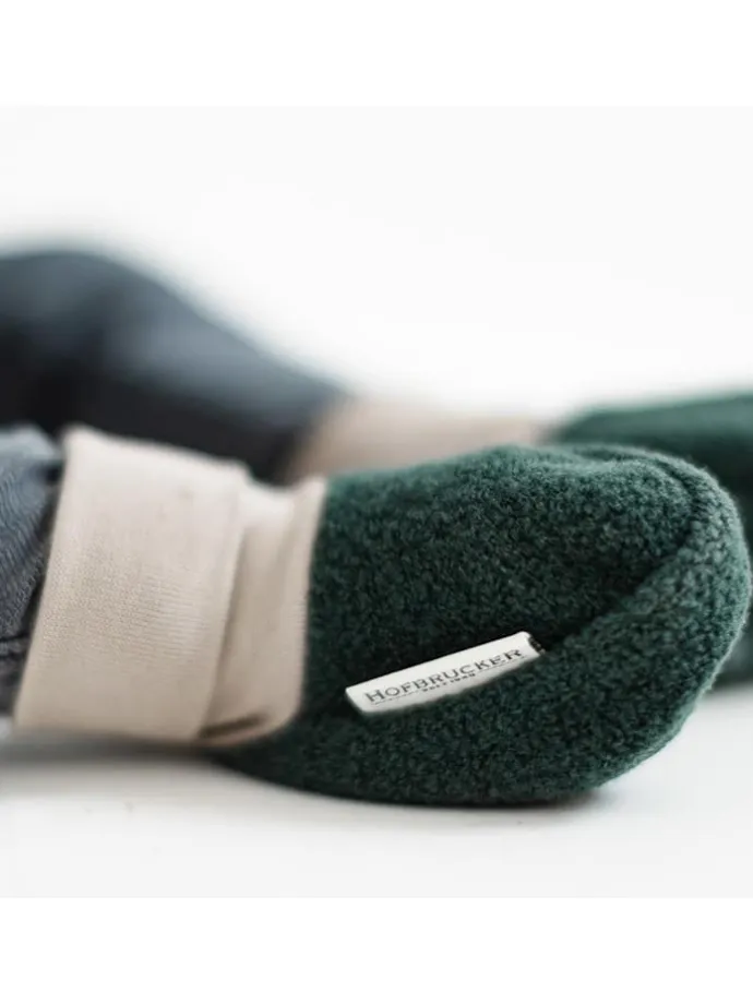 Wollwalk-Babyschühchen in Dunkelgrün